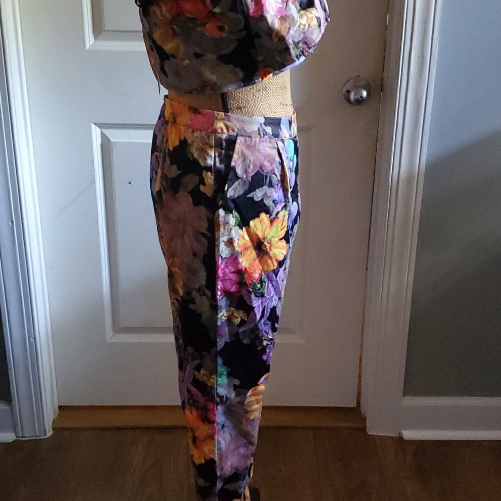 2pc Pant set  - Picture 4 of 9